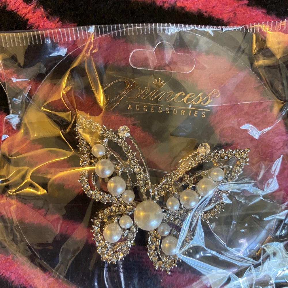 Brooch